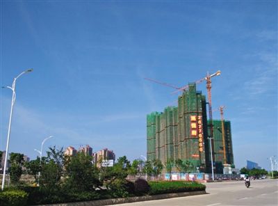 泉州東海片區(qū)海悅府地產(chǎn)項(xiàng)目。該項(xiàng)目開發(fā)公司董事蔡俊偉于春節(jié)前被帶走調(diào)查。