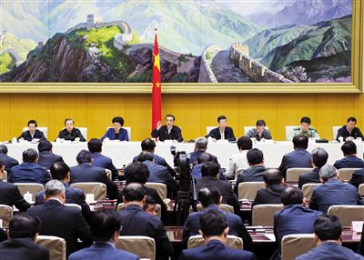 5月12日，國(guó)務(wù)院召開(kāi)推進(jìn)簡(jiǎn)政放權(quán)放管結(jié)合職能轉(zhuǎn)變工作電視電話會(huì)議，李克強(qiáng)總理發(fā)表講話。新華社記者