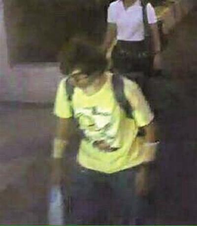 據(jù)泰國媒體報(bào)道，警方目前已鎖定曼谷17日爆炸嫌疑人。