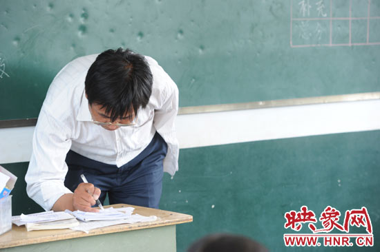 圖為王格現(xiàn)在課堂上。