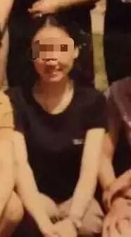 吳老師教音樂，已在該校工作十幾年。