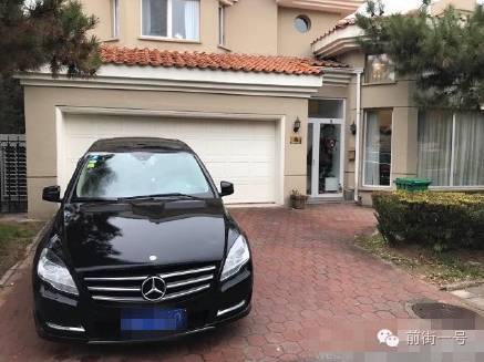 該外籍男子的車輛。（網(wǎng)友供圖）