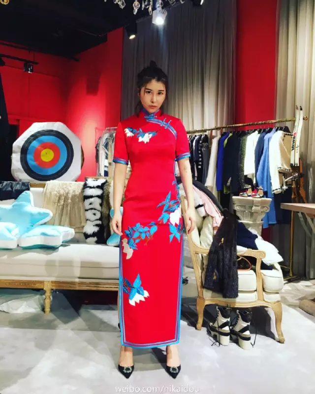 上海一女子自曝每月開(kāi)銷(xiāo)12萬(wàn),被網(wǎng)友罵上頭條！