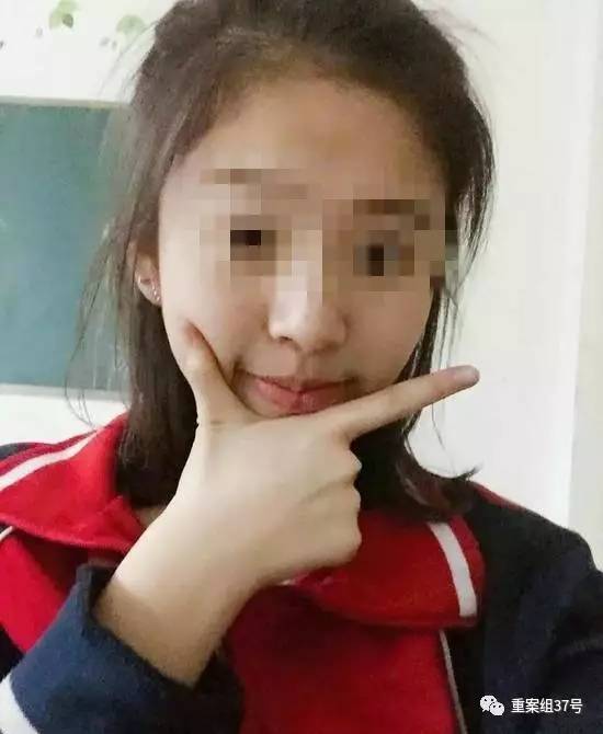 17歲高中男生教室里掐死女同學，被訴故意殺人和強奸