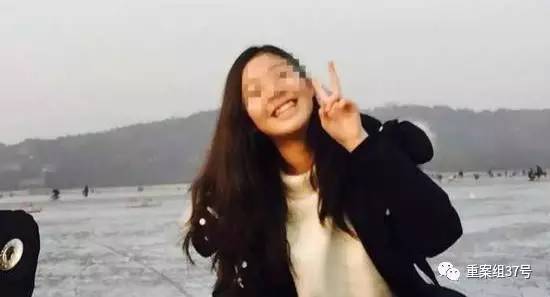 17歲高中男生教室里掐死女同學，被訴故意殺人和強奸