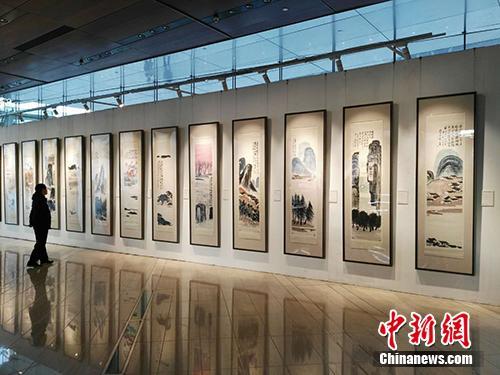 齊白石作品《山水十二條屏》在北京展出。<a target='_blank'  _fcksavedurl='http://www.chinanews.com/' _fcksavedurl='http://www.chinanews.com/' >中新網(wǎng)</a>記者 宋宇晟 攝