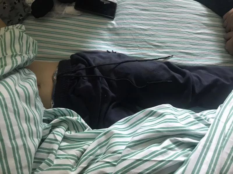 嚇哭！6歲男孩被夾斷手指 罪魁禍?zhǔn)拙故切７? oldsrc=