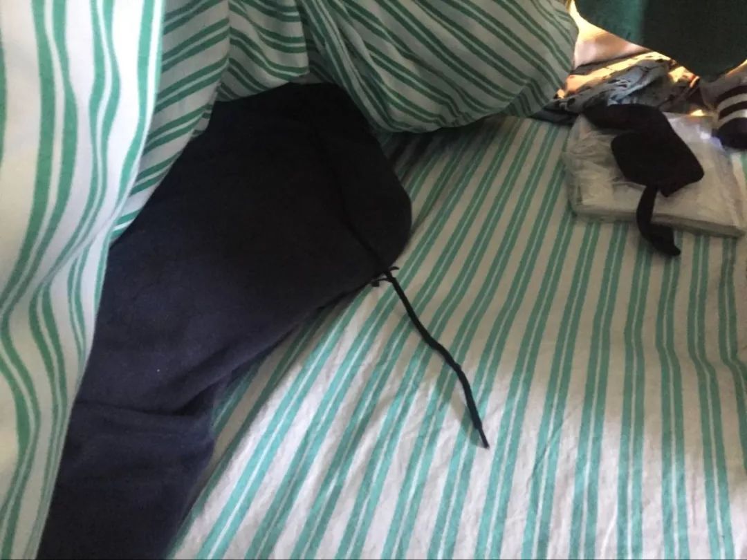 嚇哭！6歲男孩被夾斷手指 罪魁禍?zhǔn)拙故切７? oldsrc=