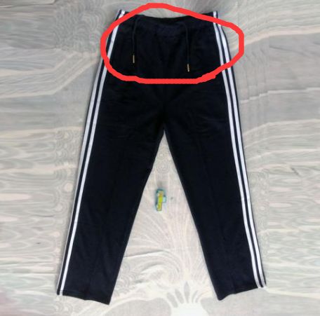 嚇哭！6歲男孩被夾斷手指 罪魁禍?zhǔn)拙故切７? oldsrc=