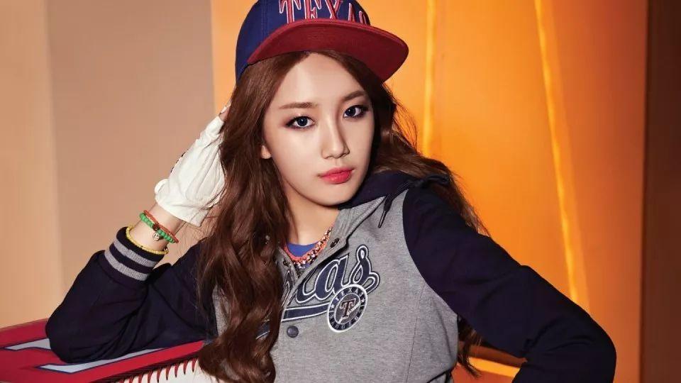 從李敏鎬到李棟旭，再次分手的“男神收割機(jī)”裴秀智被嘲太花心？