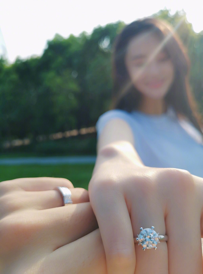 張馨予的婚紗成了淘寶爆款，知道價(jià)格后讓人大跌眼鏡！