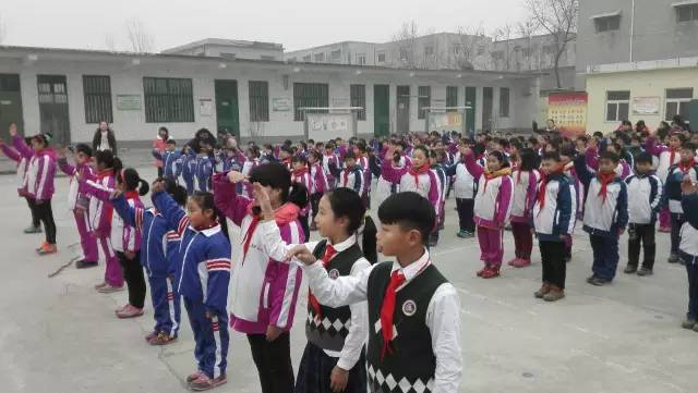 關(guān)愛留守兒童送溫暖，帶去我們冬日的關(guān)愛
