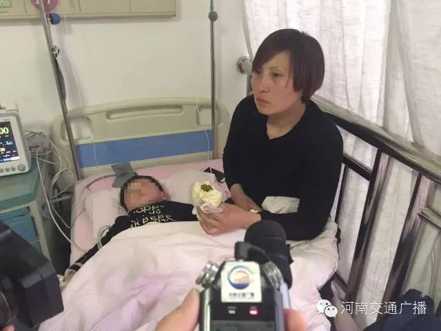 小浩天的母親通過(guò)河南交通廣播向所有幫助他們的人表達(dá)了感謝！