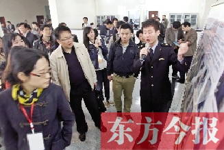 鄭州新鄭綜合保稅區(qū)的成就，引發(fā)了六省媒體記者的關(guān)注