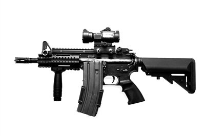 M16步槍，全槍長(zhǎng)：986mm，空槍重：3.26公斤，戰(zhàn)斗全重：4公斤，最大有效射程：800米