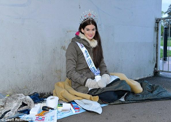 英國小姐露宿街頭推廣救助計劃 英國小姐露宿街頭推廣救助計劃