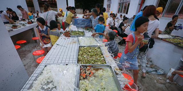 狗肉節(jié)當天 素食節(jié)舉辦獲數(shù)百人捧場