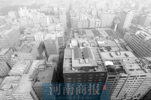 陳寨密密麻麻的出租房，或許將成為歷史  鄧萬里/攝