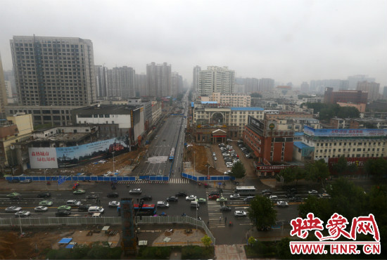 經(jīng)三路下穿金水路隧道工程已經(jīng)開始封閉施工。
