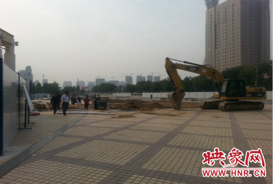 隴海路朝鳳路等三個站點(diǎn)已經(jīng)實(shí)施圍擋。