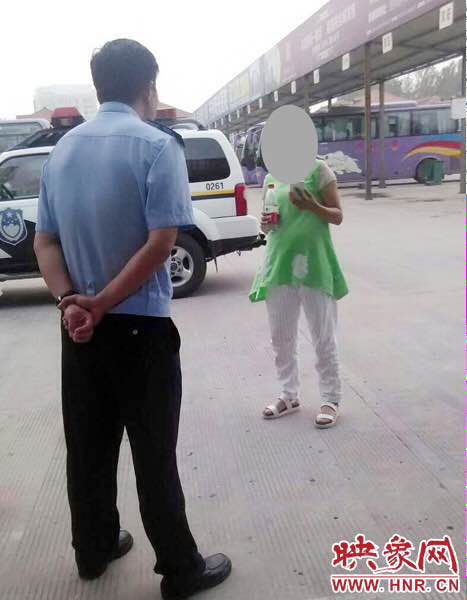 民警把這名女子送到了蘭考汽車站，給她買了回老家濮陽的車票