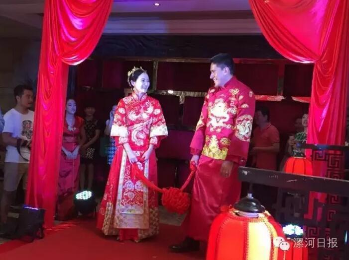 婚禮現(xiàn)場(chǎng)。