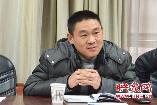 黃齊超老師是一位數(shù)學老師卻很熱愛寫作 黃齊超老師是一位數(shù)學老師卻很熱愛寫作