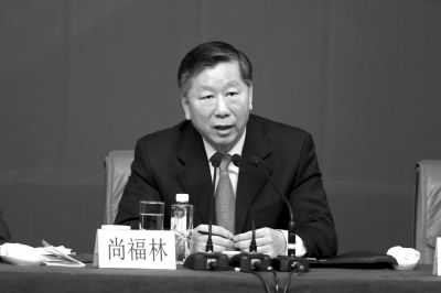 銀監(jiān)會主席尚福林。記者王海欣攝