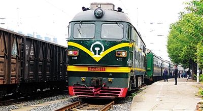 綠皮車 較早的老式火車，客車車廂以綠色為主
