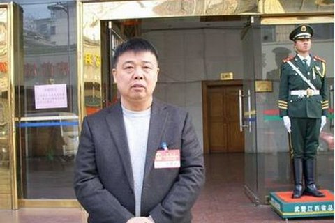 江西大富集團(tuán)董事長、原萍鄉(xiāng)市人大代表何春明。