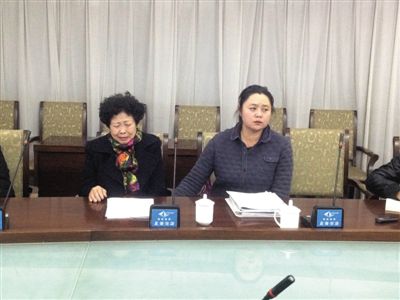 昨晚，馬超群母親張桂英在秦皇島舉行新聞發(fā)布會(huì)。