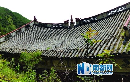 　照光寺在致歉微博中稱，該寺位于蒼山之上，年久失修，且沒有防火通道。