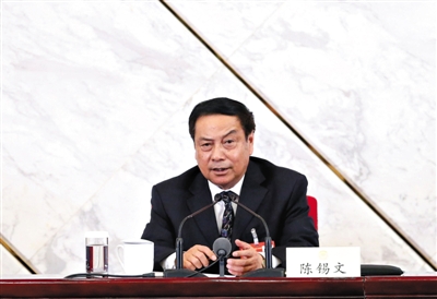 　全國政協(xié)委員、中央農(nóng)村工作領導小組副組長陳錫文。