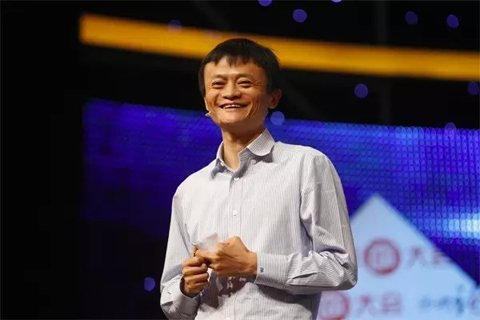 2011年8月17日，阿里巴巴集團(tuán)宣布，將提供30億元無息貸款，幫助員工解決首次置業(yè)問題，每人最高可申請(qǐng)30萬元。此外，阿里巴巴還將投入5億元設(shè)教育基金，通過和教育機(jī)構(gòu)共同辦學(xué)、與現(xiàn)有學(xué)校合作，解決員工子女入園、上學(xué)問題;向基層員工發(fā)放一次性的物價(jià)、子女教育補(bǔ)貼，預(yù)計(jì)總額超過4000萬元。