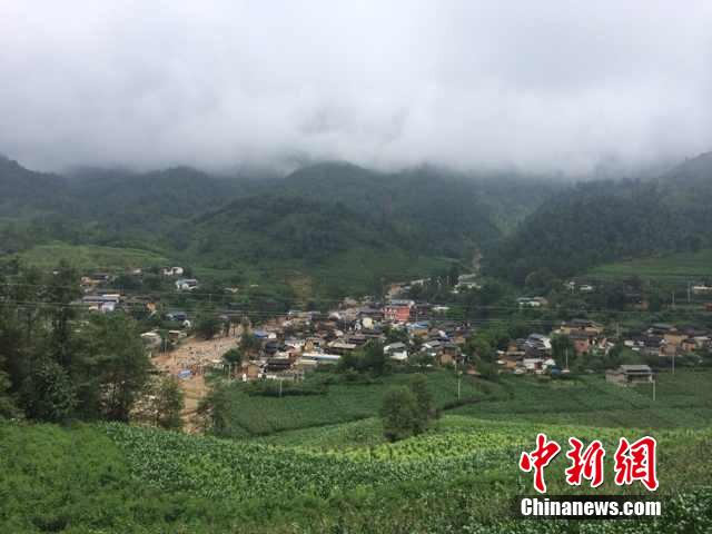 7月28日,云南省保山市隆陽區(qū)瓦房鄉(xiāng)喜坪村上坪小組發(fā)生山洪災(zāi)害,造成3戶人家9人被沖走。