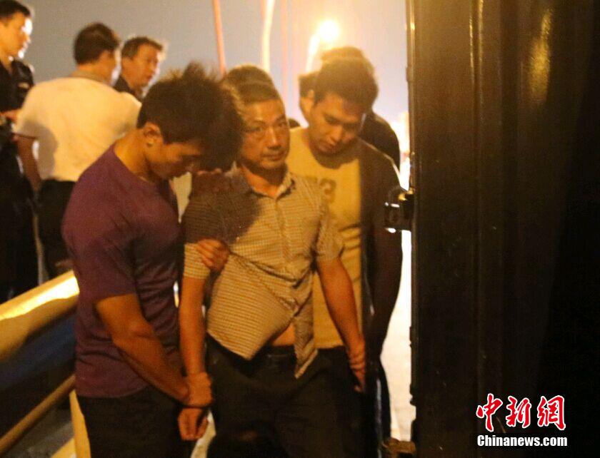 圖為劫持者被擒獲。