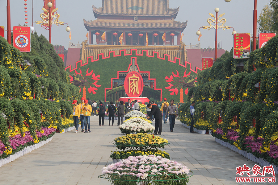 菊花布展將突出“熱烈祥和、喜迎客家、夢(mèng)圓開封”的特色，歷時(shí)1個(gè)月。