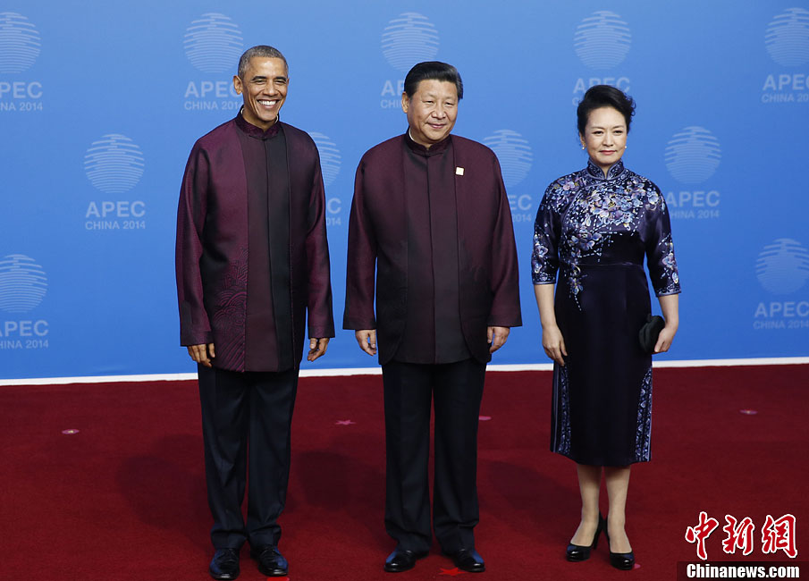 圖為習(xí)近平夫婦歡迎美國總統(tǒng)奧巴馬。中新社發(fā) 杜洋 攝