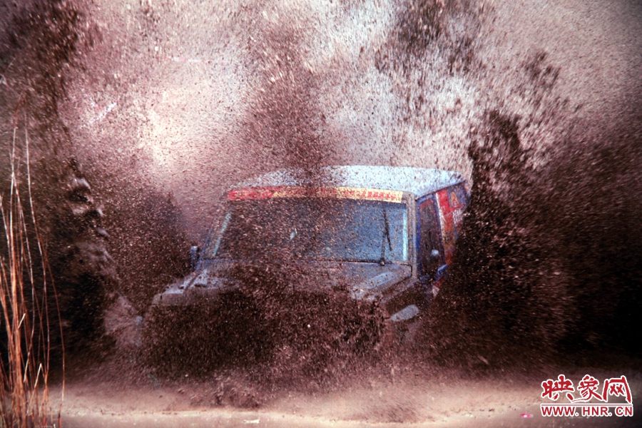 賽車的世界、更是男人的世界。圖為部分參展攝影作品。