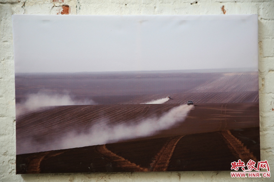 賽車的世界、更是男人的世界。圖為部分參展攝影作品。