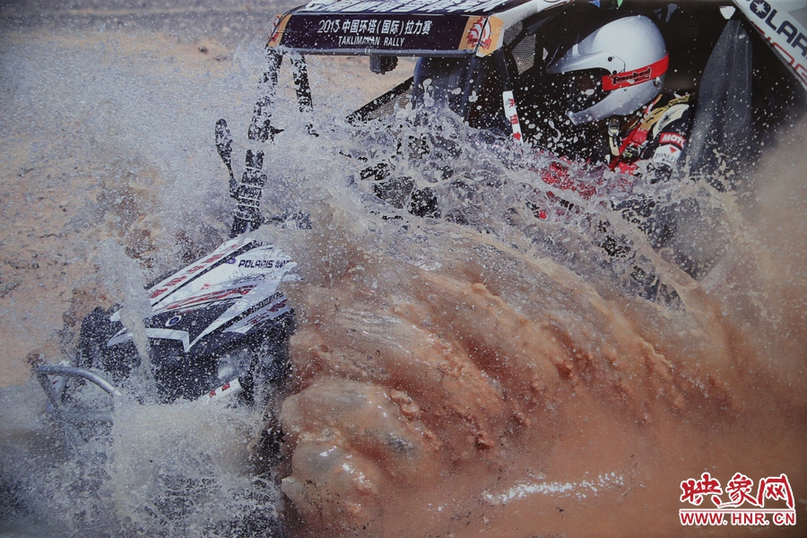 賽車的世界、更是男人的世界。圖為部分參展攝影作品。