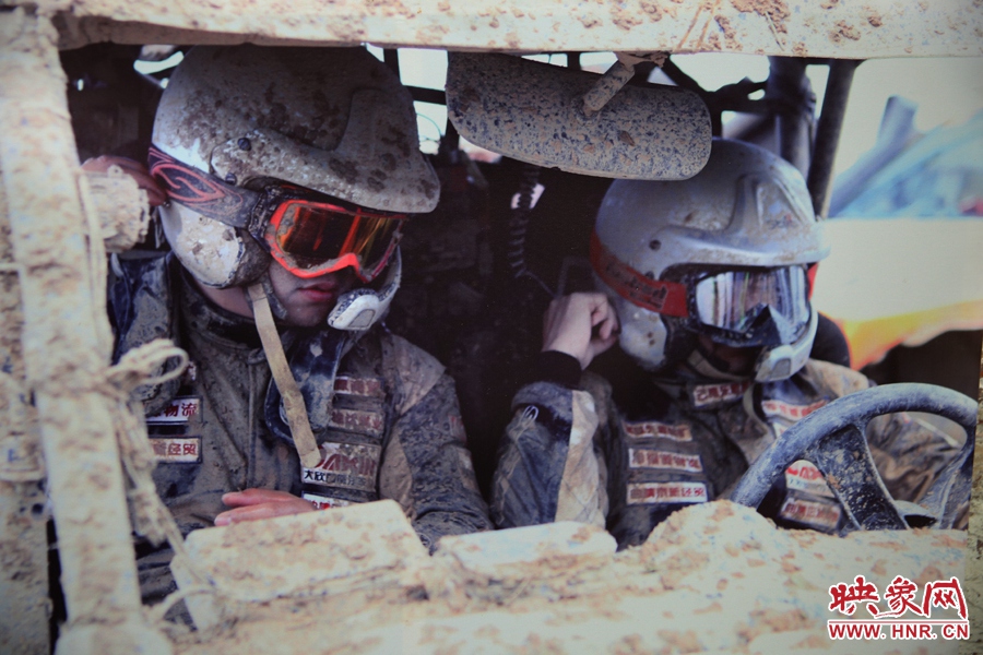 賽車的世界、更是男人的世界。圖為部分參展攝影作品。