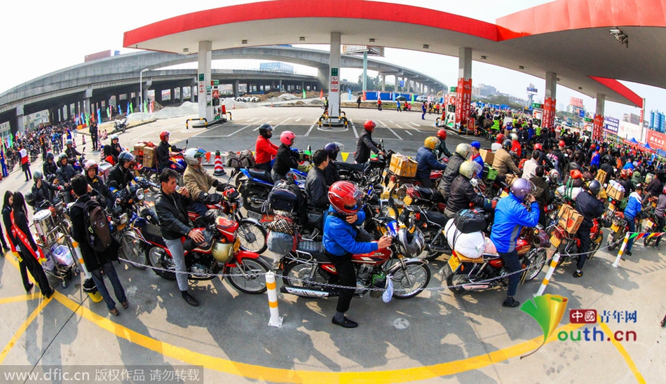 今年廣東、廣西兩省共193座中石化油站將為返鄉(xiāng)車主提供“6+X”免費(fèi)服務(wù)，并將為1萬名“返鄉(xiāng)摩騎”免
