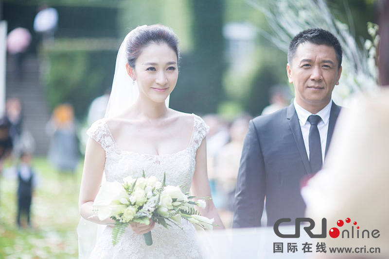 李小冉比利時辦婚禮 朱丹、鐘欣潼、應(yīng)采兒做伴娘
