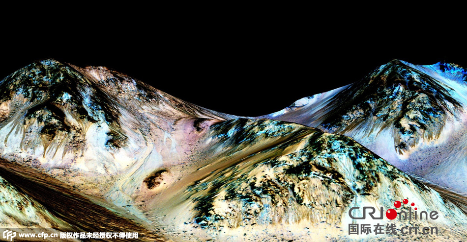 NASA宣布在火星表面發(fā)現(xiàn)液態(tài)水證據