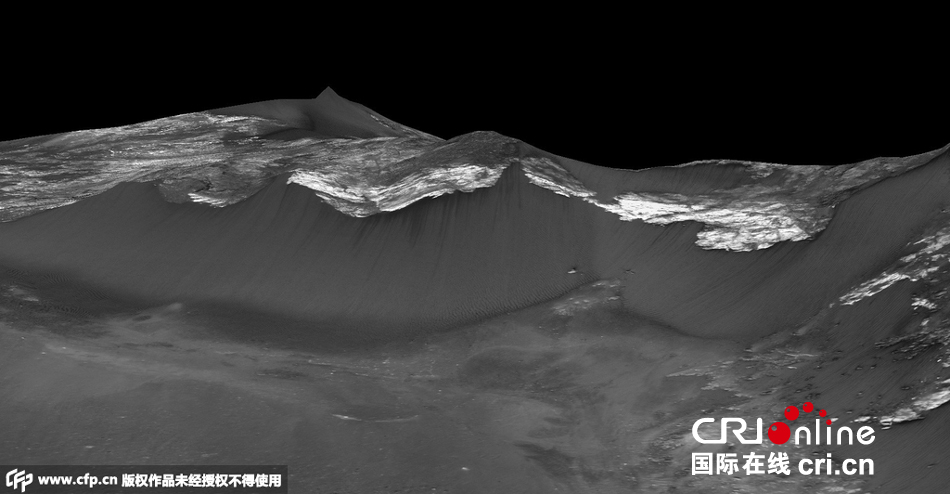 NASA宣布在火星表面發(fā)現(xiàn)液態(tài)水證據