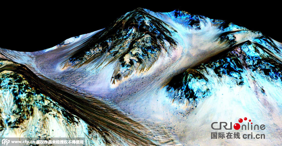 NASA宣布在火星表面發(fā)現(xiàn)液態(tài)水證據