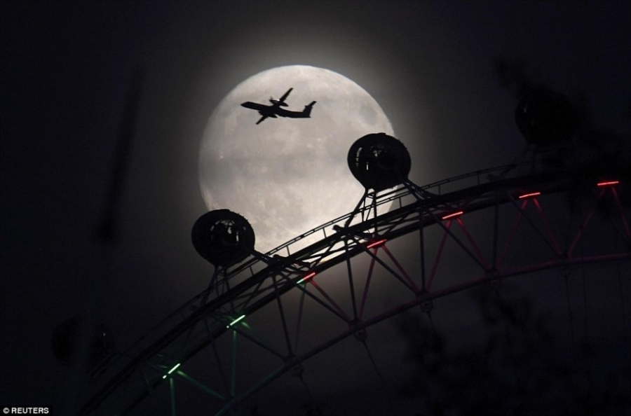 68年來最大！今晚夜空上演超級月亮