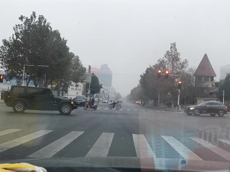 限行第一天！鄭州的早高峰是這個樣子的