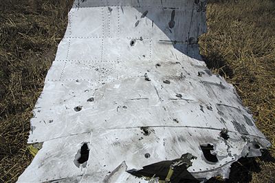 MH17墜機(jī)現(xiàn)場(chǎng)照片下藏著多少信息？
